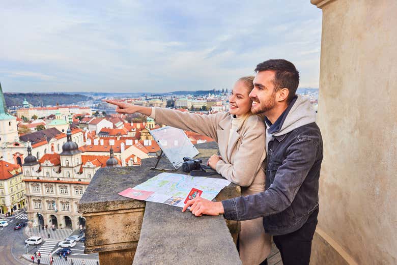 Ammirando le viste di Praga